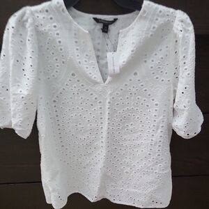 NWT Banana Republic White Eyelet V-Neck Short Sleeve Top 100% Cotton Size S
